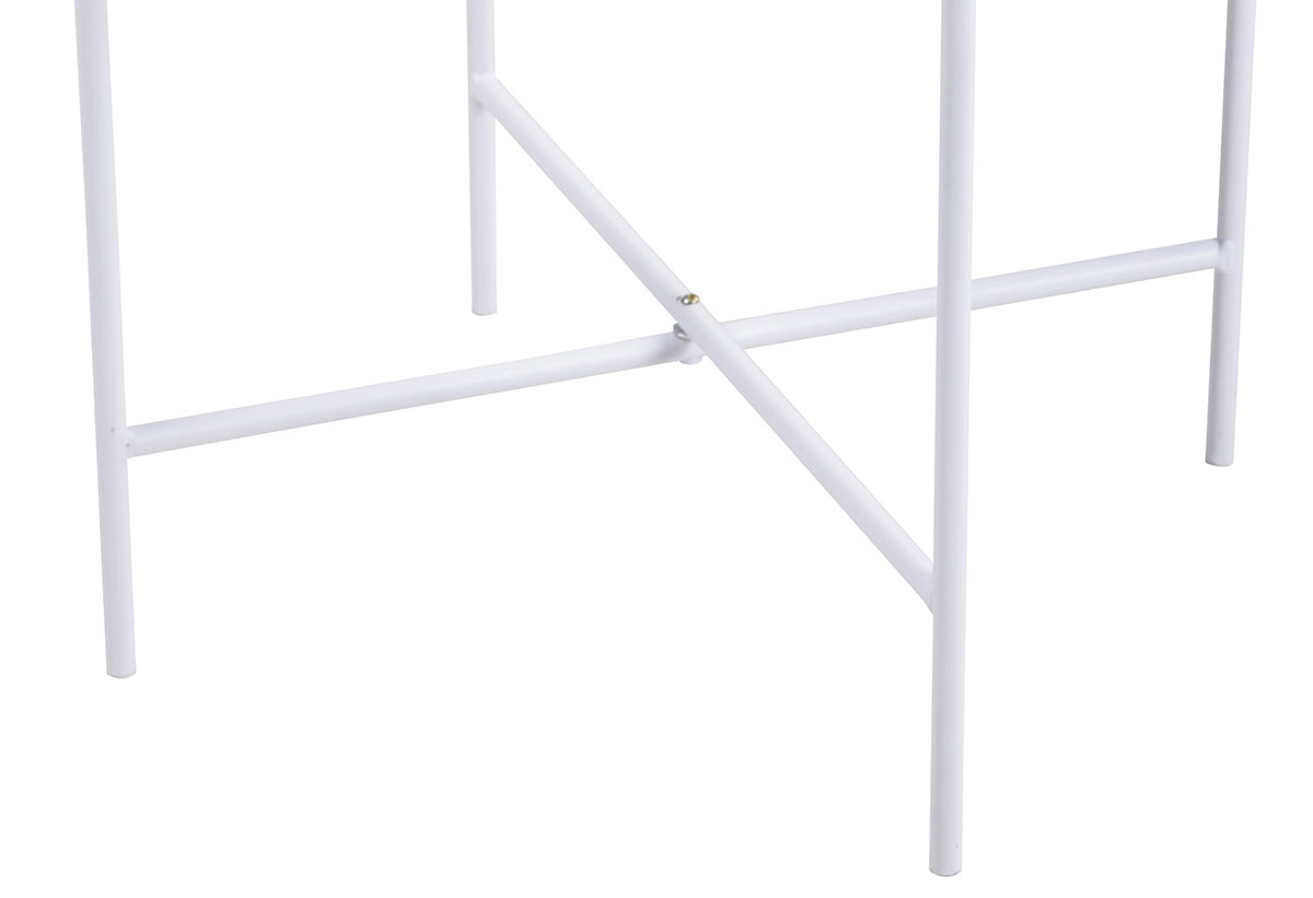 Απεικονίζεται η ανθεκτική κατασκευή των ποδιών του τραπεζιού σε Λευκό Backround.